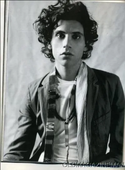 Son 1er album, "Life In Cartoon Motion", est certifié...