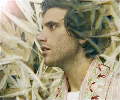 Quelle est sa première chanson française ?