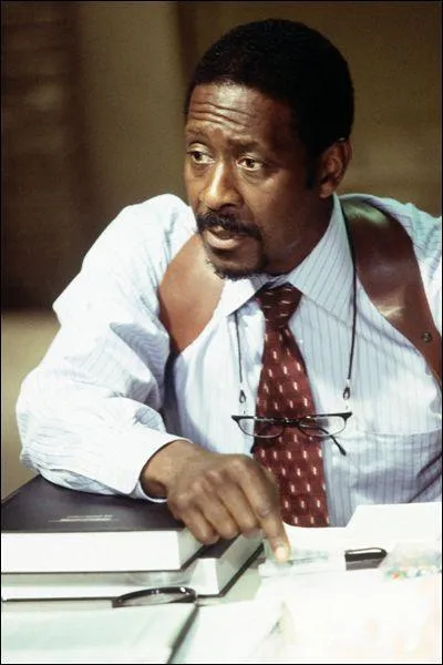 Quel est le passe-temps de Lester Freamon ?