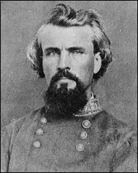 Bien que les esclaves furent émancipés à partir de 1862, une organisation raciste, le Ku Klux Klan naquit en 1867. Qui fut le créateur et premier "Grand Sorcier" de la secte ?