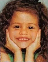 Qui est cette fillette qui est aujourd'hui une grande star ?