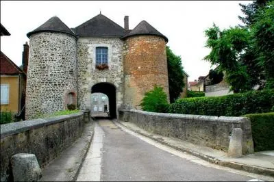 Le département de l'Yonne ne touche pas :