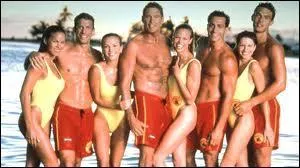 Après 10 années de bons et loyaux services à Malibu, le personnage principal de la série évoquée dans la question précédente, décide d'aller exercer ses talents dans un endroit non moins agréable. Du coup, nous avons eu droit à la série :