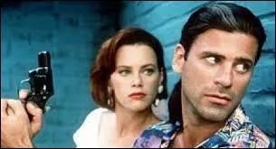 Nick Slaughter, ancien agent de la DEA, s'est reconverti en détective privé sur une île des Caraïbes. Cette série s'intitule :