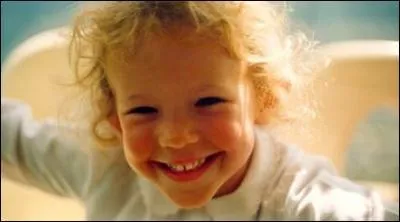 Qui est cette petite blondinette ?