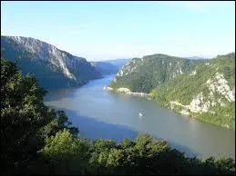 Combien de pays le Danube traverse-t-il ?