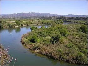 L'Ebre est un fleuve qui traverse :