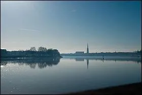La Garonne qui traverse la France mesure...
