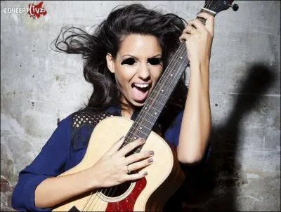 De quelle couleur sont les yeux de Tal ?