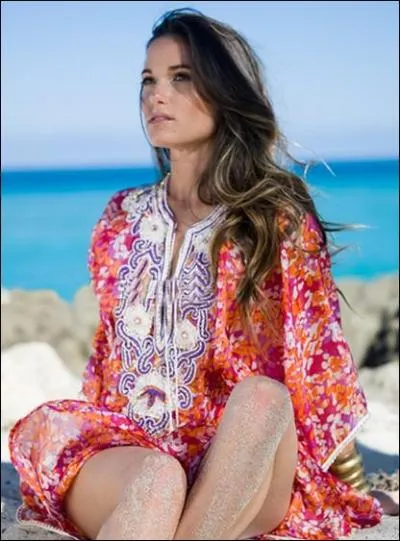 Pour quelle marque pose-t-elle ?