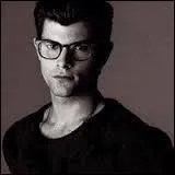 Quel groupe a-t-il crée avec 4 autres participants de la même émission ?