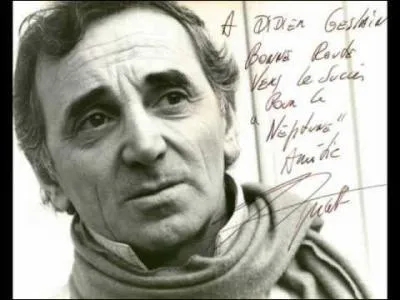 En 1965, Charles Aznavour raconte l'histoire d'un peintre qui se souvient avec nostalgie de sa jeunesse passée sur les hauteurs de Montmartre !