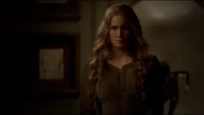 Avec le sang de quelle personne Esther mélangea-t-elle le vin qui transforma sa famille en vampire ?