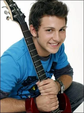 Comment s`appelle le serpent  Manolo ?