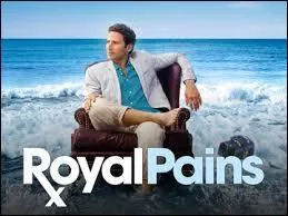  Royal Pains  est une srie amricaine dans laquelle un mdecin licenci de son hpital se reconvertit en mdecin personnel pour les personnes riches de la ville des Hamptons. 
Quelle chane diffuse cette srie ?
