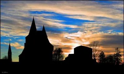 Quel est cet admirable chteau des Deux-Svres, datant du quinzime et d  un capitaine cossais de Charles VII et Louis XI, Robert de Cunningham ?