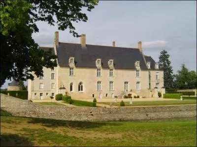 Quel est ce chteau du quinzime associant pierre de tuffeau et moellons ?