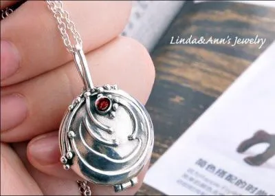 A qui a appartenu ce collier ?