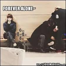 Qui dans Exo-M ne peut pas prendre de douche tout seul car il a peur ?