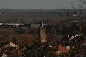 Voici une vue du village lorrain de Val-de-Bride, dans l'arrondissement de Chteau-Salins. Il se situe dans le dpartement ...