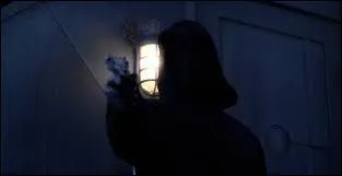 Dans les dernires minutes quelqu'un se fait tirer dessus, qui ?