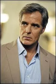 Comment se nomme-t-il dans la srie ?