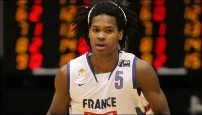 En fvrier 2008, Mickael Gelabale inscrit 21 points contre les Lakers, mais pour quelle quipe ?