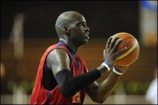 Qui est ce joueur qui, pour sa dernire anne  Seattle, bat son record de points en carrire avec 22 units ?