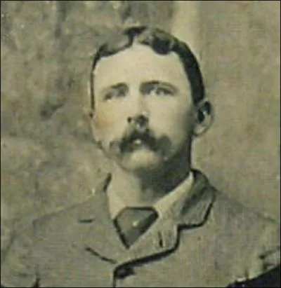 Frank Hadow est un  cas . Il sera le gagnant oubli du tournoi de Wimbledon. Mais il y a deux particularits qui le caractrisent. A vous de les trouver !