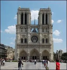 La cathdrale Notre-Dame de Reims est une cathdrale catholique romaine. Dbut de sa construction en 1211. Quelle erreur y a-t-il ?