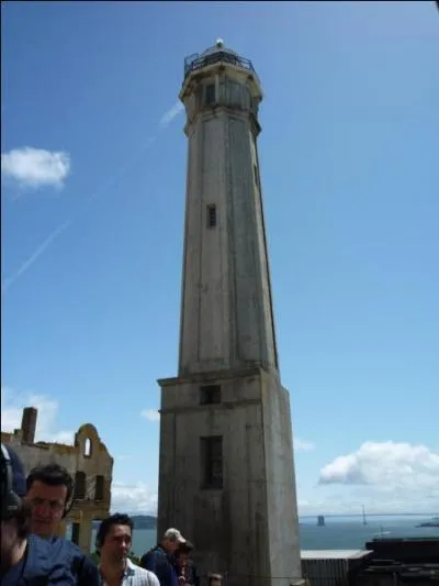 Quel est le plus vieux phare de la cte ouest des USA ?