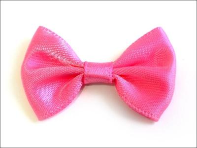 Quel est le dessin anim o l'on voit un personnage Disney porter un ruban rose ?