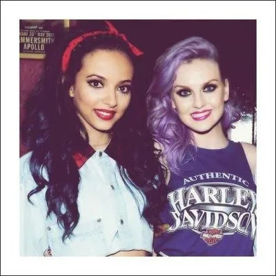 Dans quel clip Perrie a-t-elle eu les cheveux violets ?