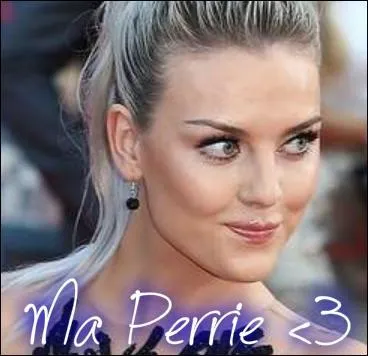 Perrie est en couple avec :