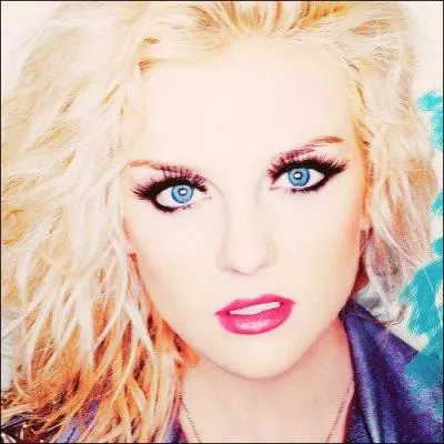 Perrie a deja eu les cheveux roses