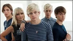 Pourquoi le groupe de musique de Ross s'appelle-t-il les R5 ?