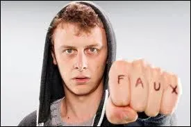 Qui est ce Youtubeur qui a chanté "Luigi clash Mario" ?