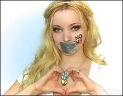 Quelle chanson a-t-elle interprétée pour la série "Shake It Up" ?