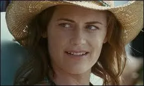 Comment s'appelle la mre de Bella ?