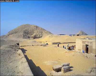 Pour quel pharaon, cette pyramide a-t-elle t construite ?