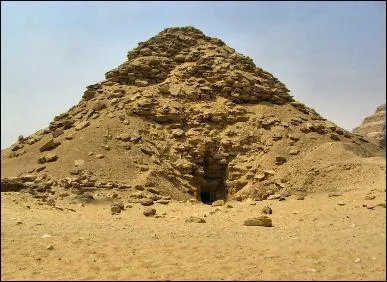 Pour quel pharaon, cette pyramide a-t-elle été construite ?