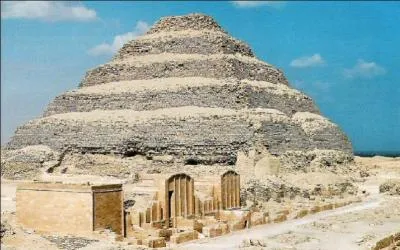 Pour quel pharaon, cette pyramide a-t-elle été construite ?
