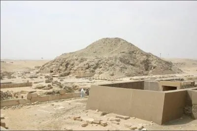 Pour quel pharaon, cette pyramide a-t-elle été construite ?