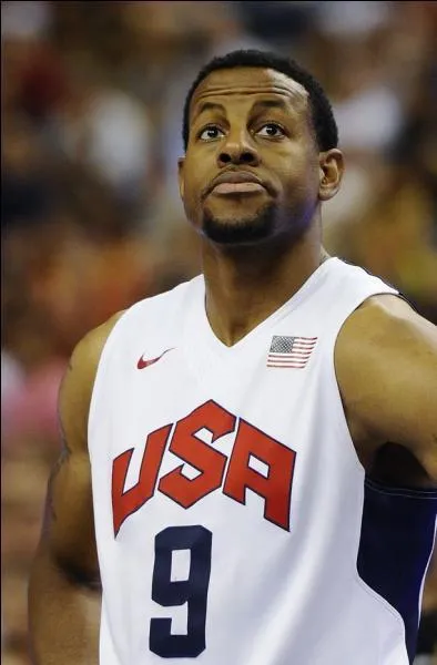 Pour quelle équipe jouait cette saison Andre Iguodala ? Lui qui a été sélectionné dans la meilleure équipe défensive de la saison.