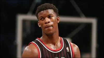 Dans quelle équipe joue Jimmy Butler, élu dans la seconde équipe défensive ?