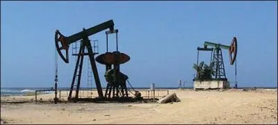 Mon premier vous emmène en voyage, mon deuxième vous fait tituber, mon troisième peut en sortir ou y rentrer, mon tout donne de la vitesse !