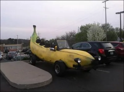 Drôle de voiture ! Quel fruit représente-t-elle ?