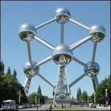 Dans quel pays trouve-t-on l'Atomium ?