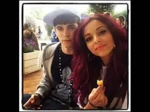 Elle est en couple avec :