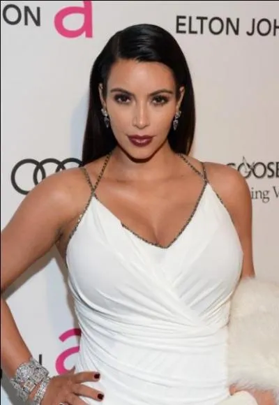 Juin- L'un des plus célèbres bébés du monde est arrivé ce mois-ci ! Kim Kardashian et Kanye West ont accueilli bébé North, mais il a pris tout le monde par surprise ! Combien de semaines à l'avance est-il arrivé ?